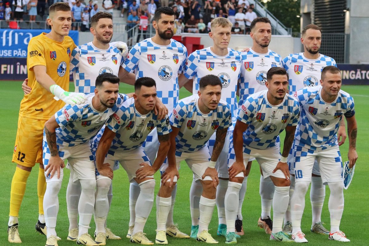 Corvinul Hunedoara, echipă Liga 2