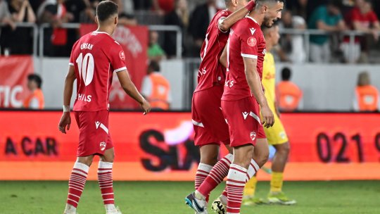 Huiduit stagiunea trecută, aplaudat în acest început de sezon. Secretul unuia dintre cei mai în formă fotbaliști de la Dinamo: ”Încă nu este la nivelul său maxim!”