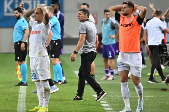 Alex Mitriță, nervos după eliminarea Craiovei din Europa: ”Suntem supărați, frustrați. Calificarea s-a pierdut în tur”