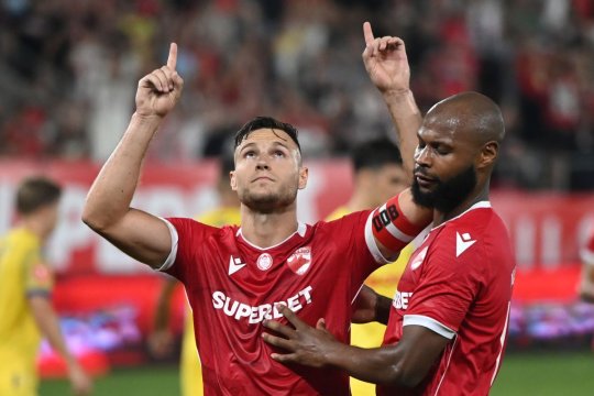 Dinamo, răvășită în startul partidei cu Poli Iași! Doi fotbaliști au ieșit accidentați
