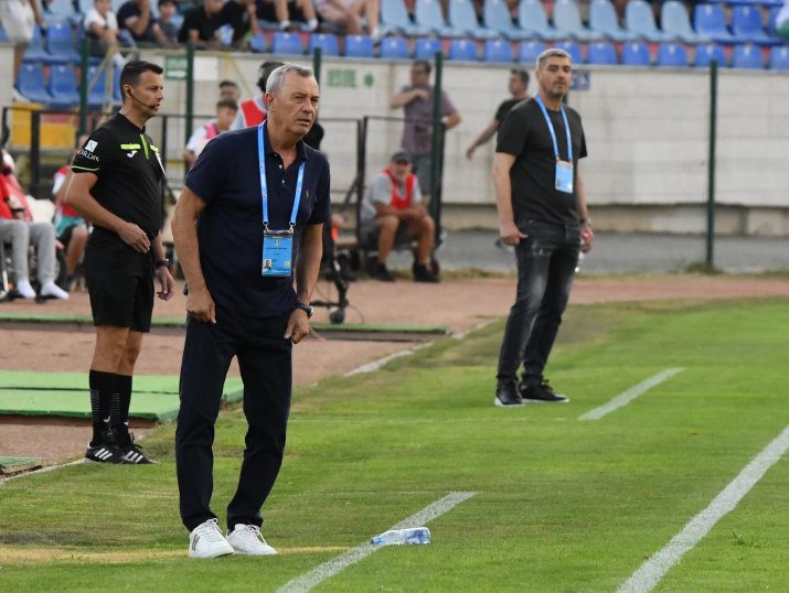 După o primă parte a anului 2024 excelentă, Rednic și trupa arădeană dezamăgesc în acest debut de stagiune