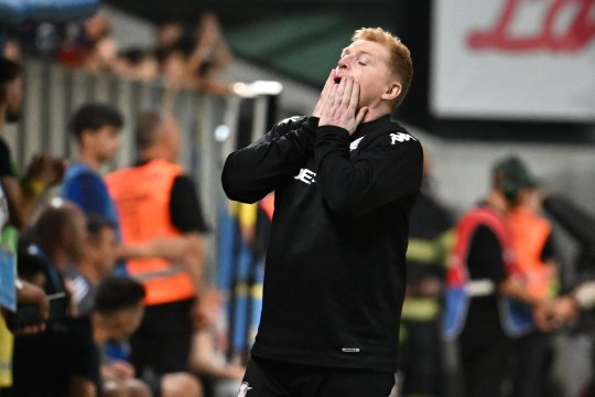 Topul ”rușinii” pentru Neil Lennon. Clasamentul negativ în care antrenorul Rapidului se regăsește