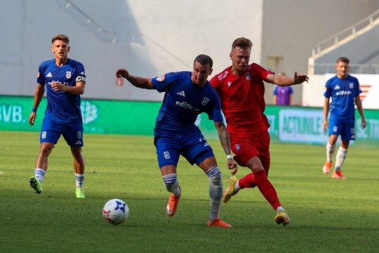 Antrenorul din Liga 2, văr cu primarul, apărat de conducerea clubului după ce suporterii i-au cerut demisia: "Spun tot felul de mizerii!"