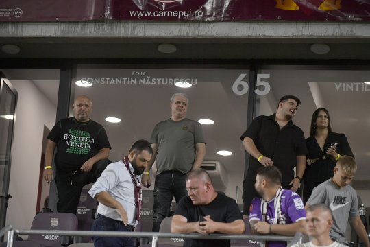 Neil Lennon, atac cu ”talpa” la Șumudică: ”Ca el nu am văzut nicăieri în Europa” + ”Eu am cucerit 24 de trofee”