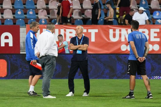 Pe cine a dat vina Mircea Rednic după eșecul din Moldova: "O să stea la rând"
