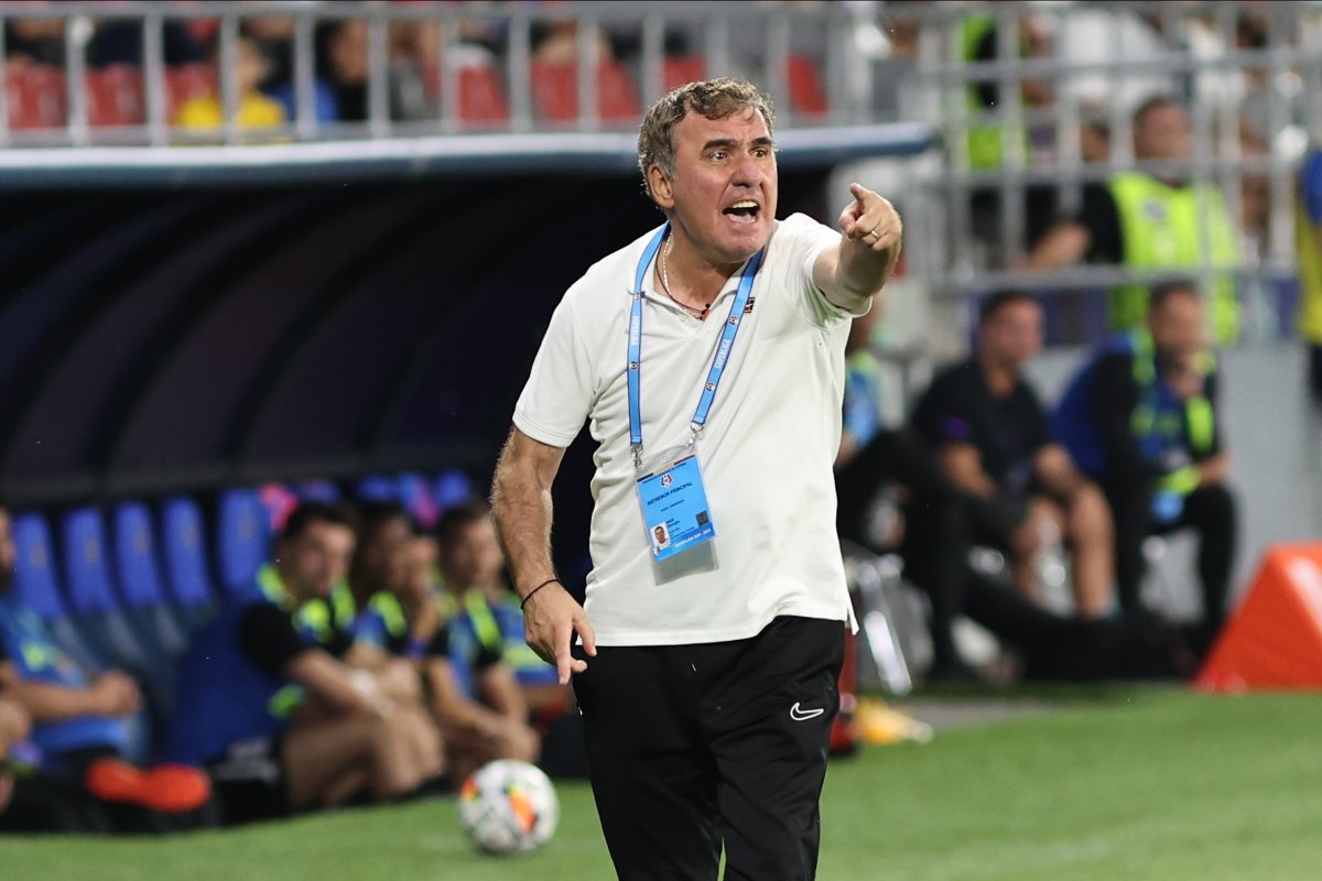 Gică Hagi , discurs manifest la conferință