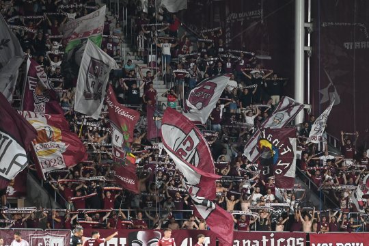 Cine este fotbalistul care a venit să o susțină pe Rapid la derby-ul cu Dinamo. S-a dus direct la Adi Mutu