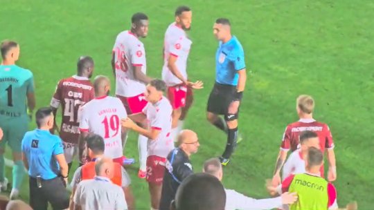 Au sărit scântei pe Giulești! Cele două echipe s-au prins într-un meleu în dreptul băncii rapidiste. Săpunaru și Sivis au ieșit șifonați