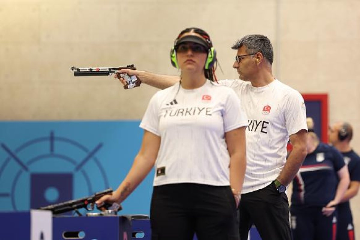 Sevval Ilayda Tarhan și Yusuf Dikec, echipa Turciei la proba de pistol cu aer comprimat