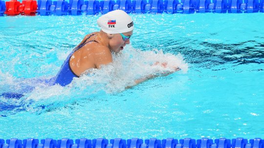 Scene șocante la Jocurile Olimpice. O înotătoare a leșinat în bazin și a fost scoasă cu targa