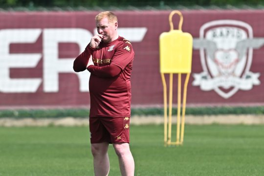 Fostul patron al Rapidului l-a distrus pe Neil Lennon: "Nu se potrivește în fotbalul românesc!"