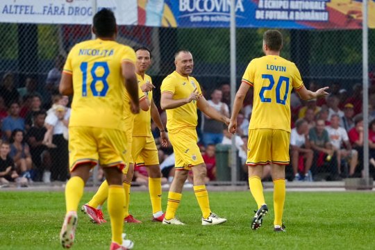 Marii fotbaliști ai României, prezenți la un eveniment de gală. Unde au putut fi văzuți Mirel Rădoi, Marius Lăcătuș sau Răzvan Raț