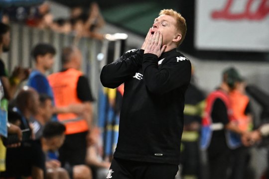 OFICIAL | Neil Lennon, OUT de la Rapid