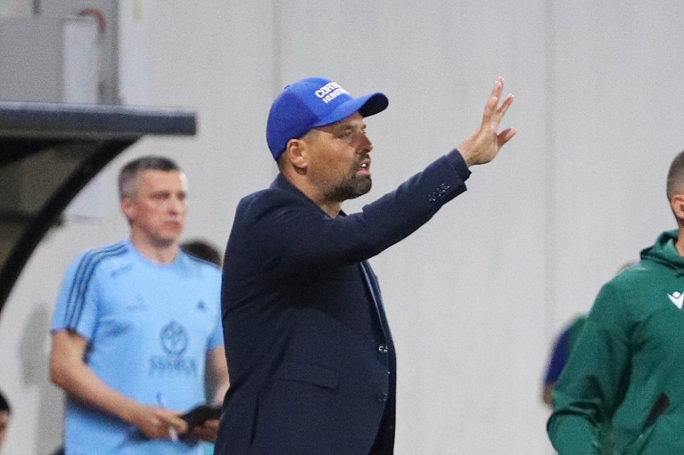 Florin Maxim va antrena și în acest sezon pe Corvinul fără a putea promova în prima ligă
