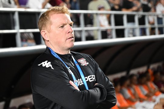 Fostul fotbalist din Anglia îi face praf pe conducătorii Rapidului după demiterea lui Neil Lennon: ”Mă enervează!” / ”Nu știu ce urmează pentru el...”