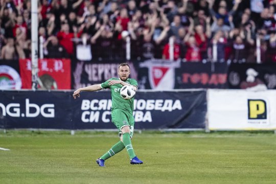 Cosmin Moți, ridicat la rang de legendă la Ludogorets! Și-a primit premiul și nu a ratat șansa de a o ironiza pe FCSB