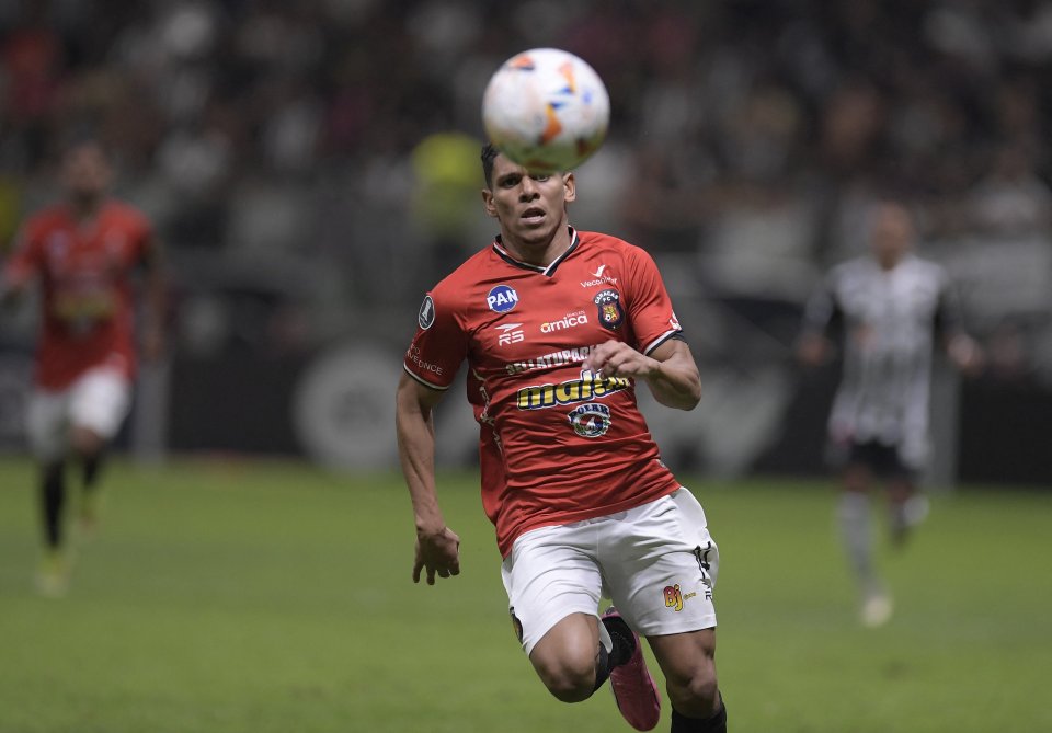 Jucător al Caracas FC, echipă din Venezuela