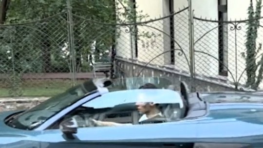 Spectaculos: bolidul pe care îl conduce David Popovici pe străzile din București