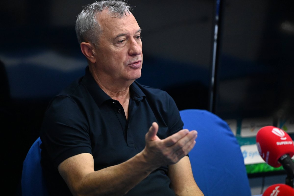 Ce transfer pregătește Mircea Rednic la UTA