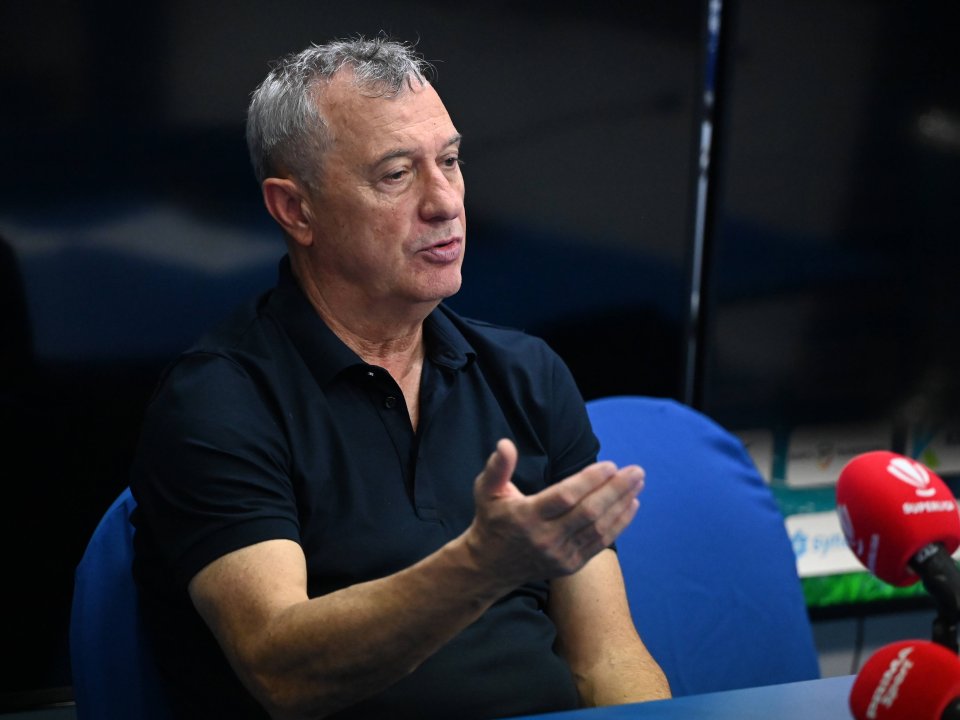 Ce transfer pregătește Mircea Rednic la UTA