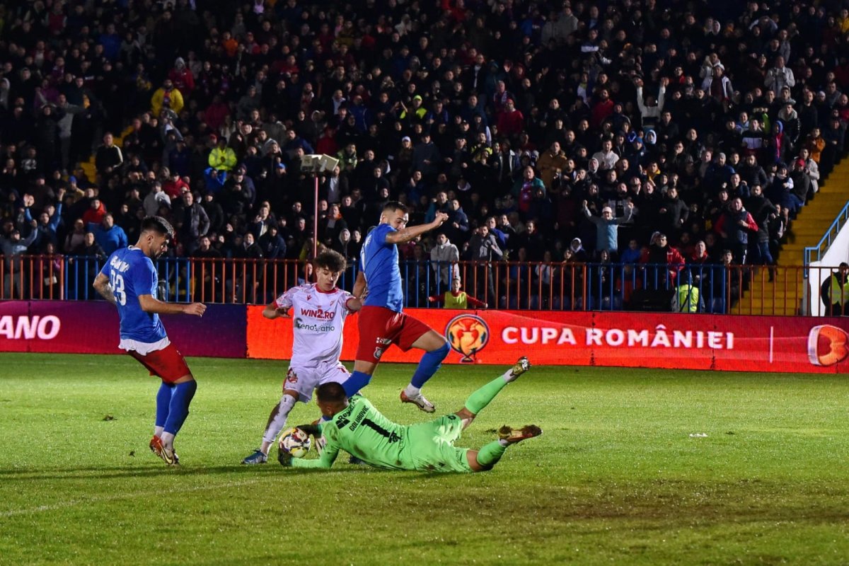 David Irimia și fratele său geamăn, Andrei, sunt crescuți de Dinamo