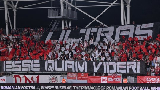 Suporterii lui Dinamo au răbufnit! Cum l-au "taxat" pe arbitrul partidei cu Craiova