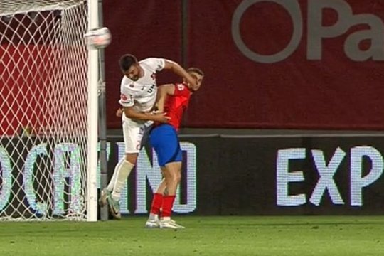 Fază controversată în Hermannstadt - FCSB. Golul bucureștenilor, anulat de VAR