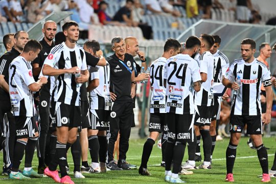 Fotbalistul propus de Sabău la națională, surpriza lui Mircea Lucescu? Convocarea neașteptată pregătită de selecționer