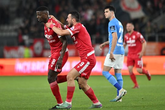Play-off Cupa României. Dinamo o bate pe Voluntari, FCU Craiova pierde cu o echipă de Liga 3