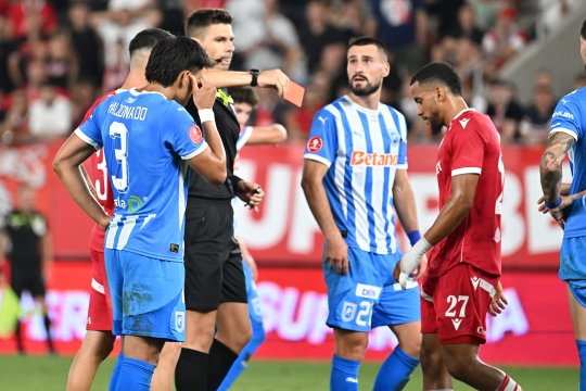 A venit "nota de plată": cât lipsesc Sivis și Homawoo după cartonașele roșii din partida Dinamo - Craiova