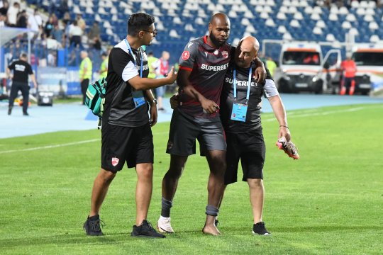 Vești proaste pentru Dinamo: Abdallah, accidentat în meciul cu Voluntari. Ce probleme a acuzat