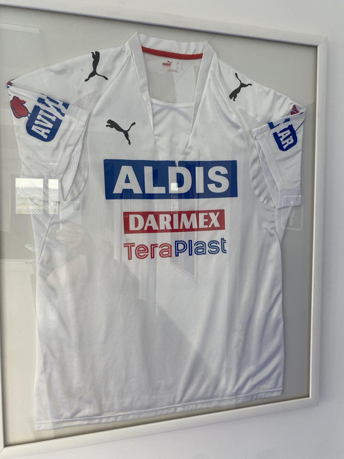 tricou al defunctei echipe Gloria Bistrita