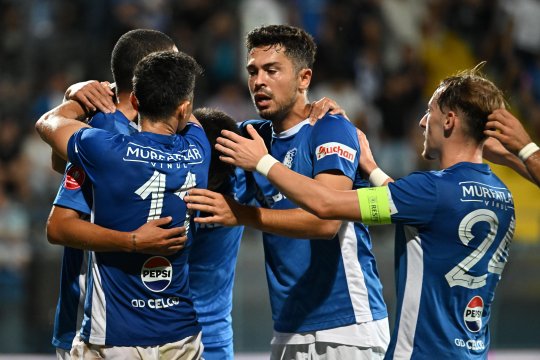 Farul a câștigat contra Iașiului, dar și a nocturnei și a vremii: ”Chiar ne gândeam că ni se întâmplă toate” + Mesaj pentru Gigi Becali: ”La FCSB nu am avut șansa”
