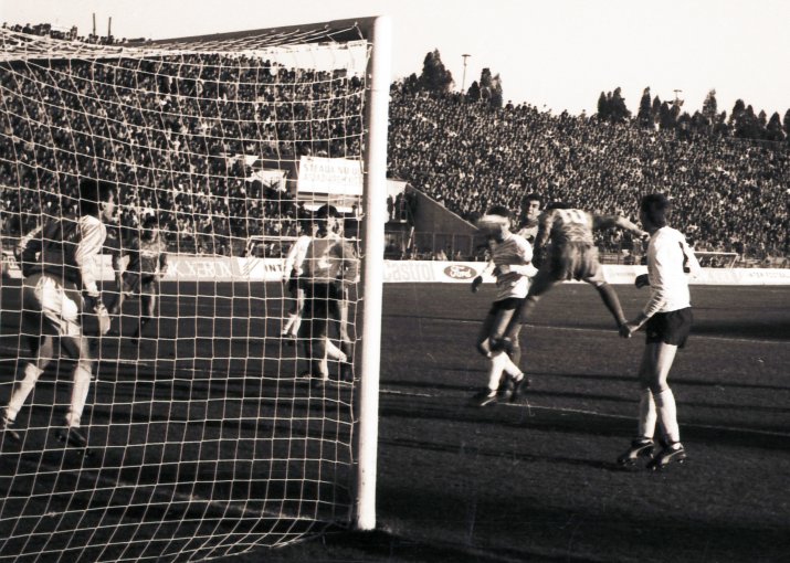 Povestea ”blatului eșuat” dintre Steaua și Dinamo. Prunea, băgat în vestiarul rivalei: "Crăciunescu își făcea cruce". Scene memorabile după meci