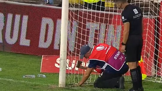 Problemă uluitoare identificată de Storck înainte de Oțelul - Sepsi! Cele două porți, mai ”scunde” decât prevede regulamentul: ”El a mai pățit asta”