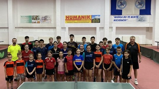 Reportaj din cel mai cunoscut laborator de tenis de masă al României, care a dat-o și pe Bernadette Szocs: ”Podeaua a început să putrezească”