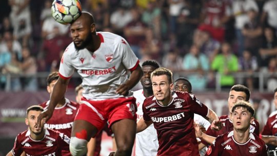 Probleme pentru un titular de la Rapid. I s-a făcut rău înainte de startul partidei