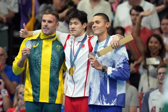 La ce discuție a asistat David Popovici pe podiumul probei de 100 m liber: ”I-am strâns mâna...”
