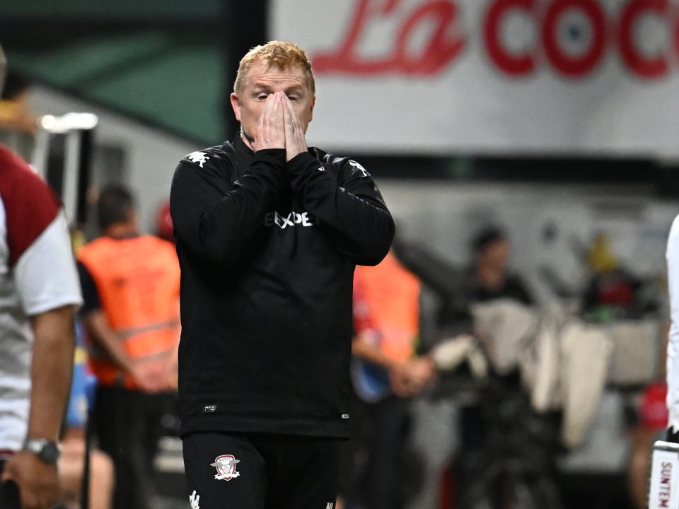 Neil Lennon a sosit în această vară pe banca Rapidului și a semnat un contract până în 2026