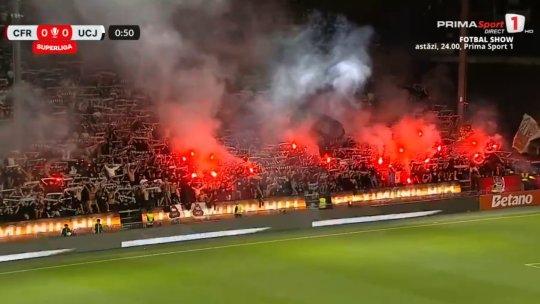 Atmosferă ”incendiară” la derby-ul Clujului! Suporterii Universității au venit pregătiți la duelul cu rivala