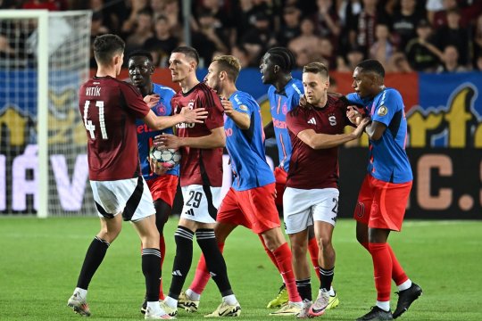 Cine transmite FCSB - Sparta Praga, din turul 3 al Champions League