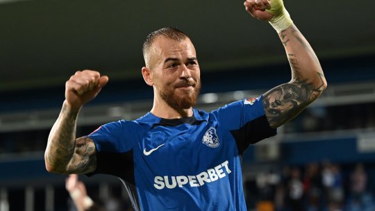 Suporterii de la Farul nu l-au uitat pe Denis Alibec! Bannerul afișat după ce atacantul a revenit sub comanda lui Gică Hagi