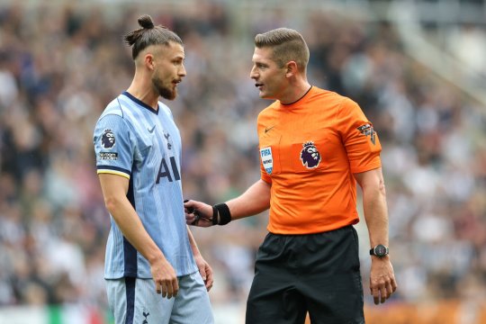 Radu Drăgușin a fost integralist în Newcastle - Tottenham 2-1! Fundașul român a avut intervenția meciului