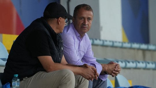 Mircea Lucescu a început munca la națională! Cadrele surprinse la antrenamentele ”tricolorilor” + Noul look al lui Ianis Hagi