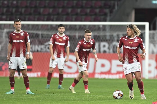 OFICIAL | Rapid a anunțat despărțirea de unul dintre cei mai criticați jucători de la club