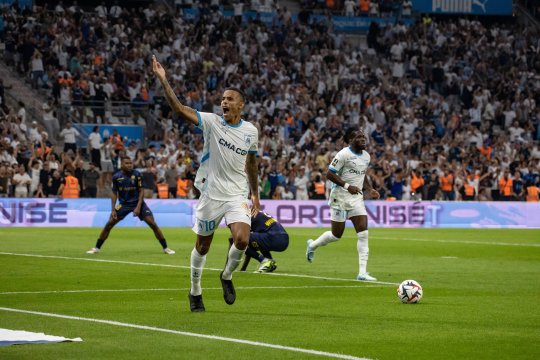 Echipa ”deținuților”! Câștigătoarea de UCL care și-a făcut atacul din fotbaliști ”cu probleme”. Un fost jucător din SuperLiga e antrenor