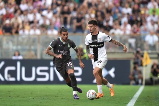 Dennis Man a fost desemnat jucătorul lunii august în Serie A: ”Unul dintre cei mai interesanți fotbaliști de urmărit!”