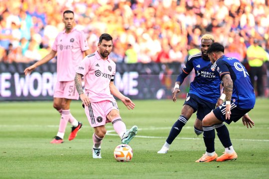 "Telenovela" s-a încheiat. Șumudică a anunțat decizia luată de Boupendza, fotbalistul dorit de Rapid și Zamalek
