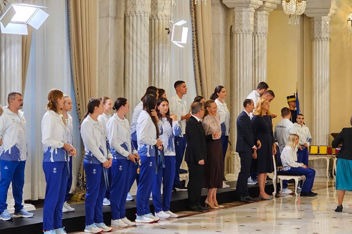 Sportivii României care au câștigat medalii la JO sunt premiați de Klaus Iohannis
