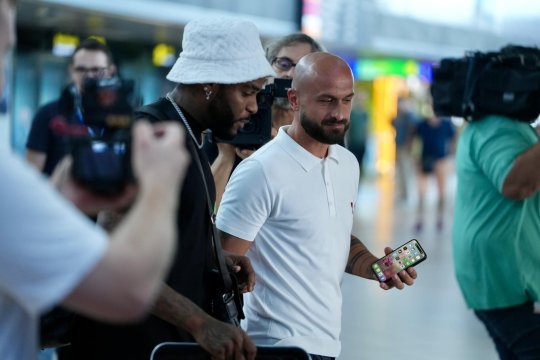 Ultimul transfer al Rapidului a ajuns în România. Primele imagini